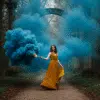 Fumigène à main bleu longue durée, activation à goupille, fumée dense pendant 100 secondes. Idéal pour mariages, événements sportifs et effets spéciaux.
