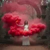 Fumigène à main rouge, activation à goupille, fumée dense pendant 60 secondes. Idéal pour mariages, événements sportifs et effets spéciaux.