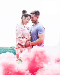 Des fumigènes pour une baby shower ou une gender reveal