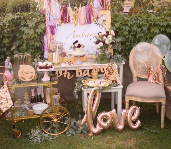 Ballon lettre en mylar or "Love" - Décoration festive pour mariages et anniversaires.