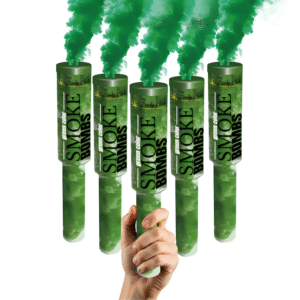 Fumigène à main vert dégageant une fumée intense pendant 60 secondes.