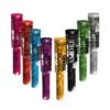 Lot de 8 fumigènes à main multicolores en activation, diffusant une fumée dense et vibrante en extérieur.